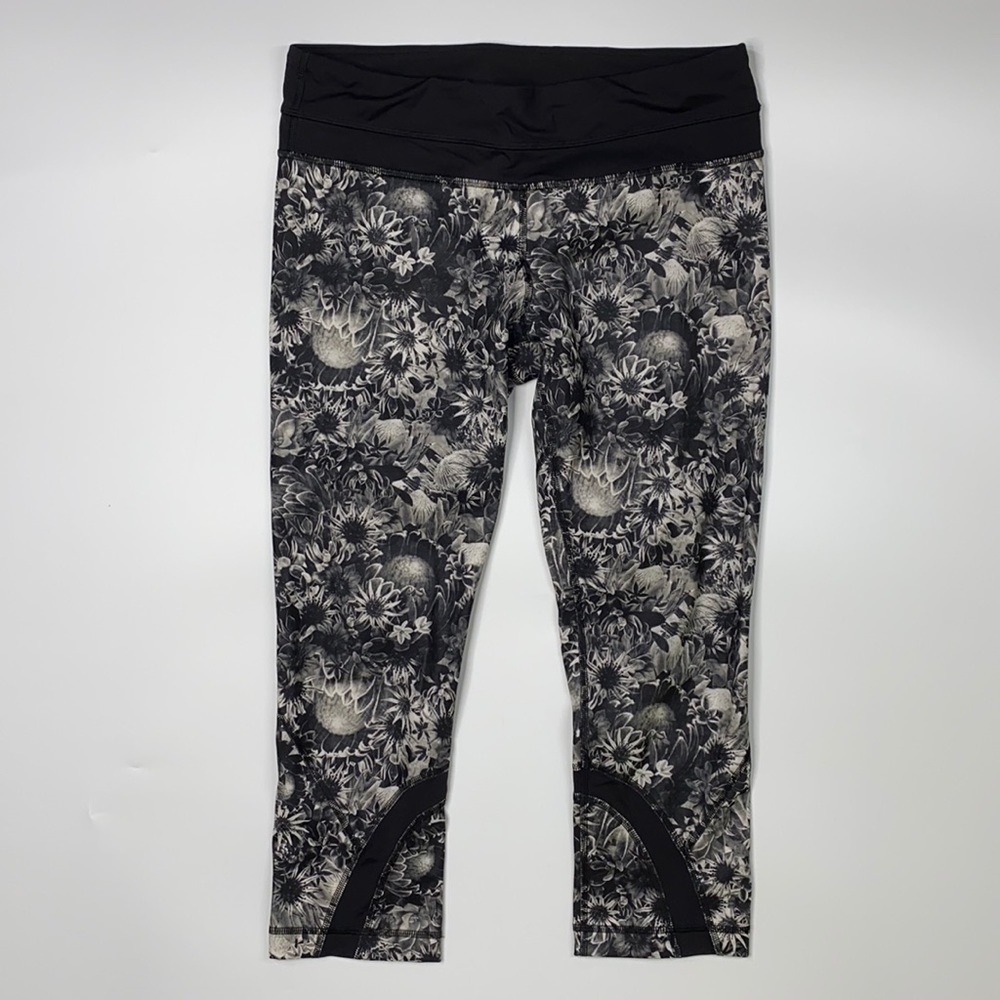 Lululemon Run Inspire Crop II Flowaunga Black Angel Wing Pants Size 8